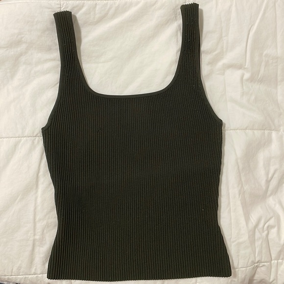 Aritzia Babaton sculpt knit top (full length) - Picture 1 of 3